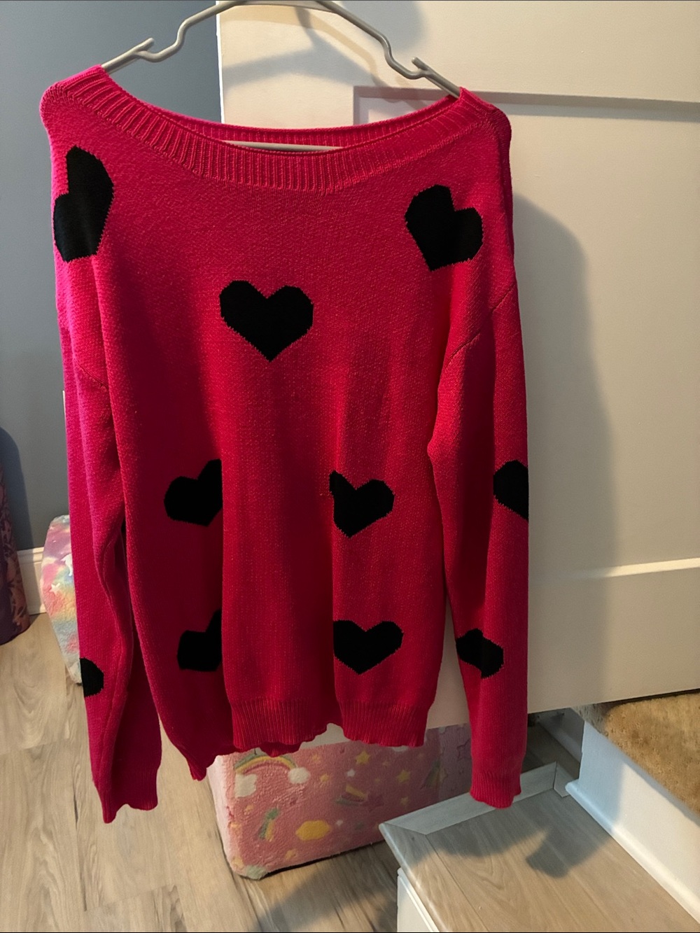 Women's Heart-Print Crewneck Sweater - Hot Pink